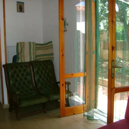 With Garden And Private Parking Vila
