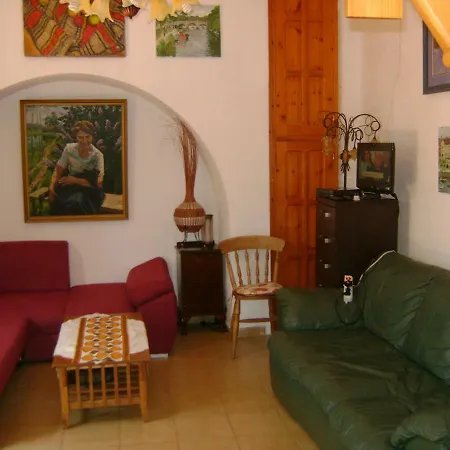 Vila With Garden And Private Parking