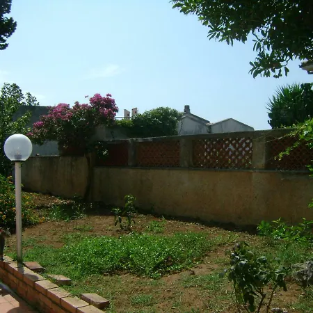 With Garden And Private Parking Vila Scalea